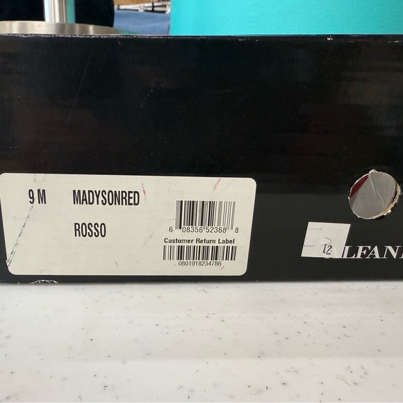 Vibrant Red Heels with Rounded Toe - Picture 2 of 8